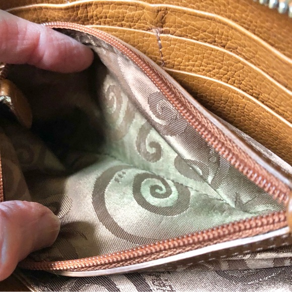 RARE Brighton Ferrara Medallion Zip Around Luggage Leather Crossbody Wallet Bag - Picture 14 of 17